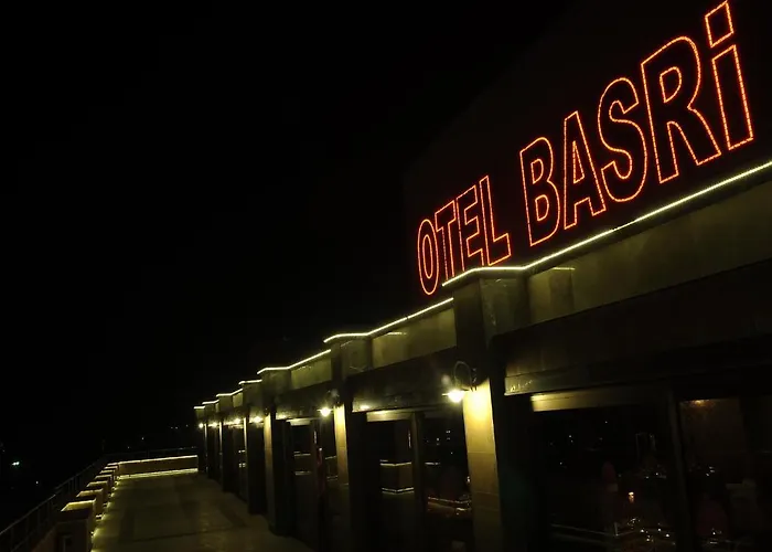 Hotel Basri باليكسير