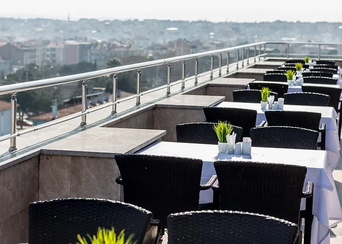 Hotel Basri فندق 3*